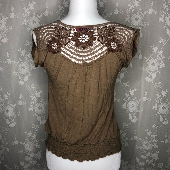 Tan blouse - Picture 3 of 5